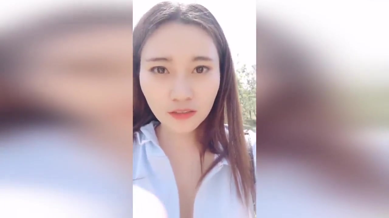 Chinese Cam Girl 刘婷 LiuTing - Public Bathroom | DixyPorn.com