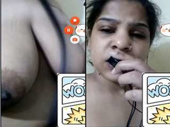Today Exclusive- Paki Bhabhi Showing Boobs and Pussy On Video Call