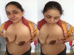 Today Exclusive-Horny Bhabhi Play With Her Big Boobs