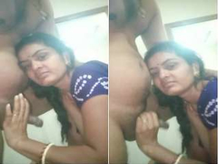 Today Exclusive- Super Sexy look Desi Bhabhi Sucking Hubby Dick