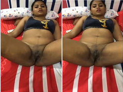 Bored Desi woman spreads her thigh thighs and shows her pussy before some XXX