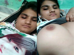 Desi woman with nice natural boobs showing off her goods for the XXX action