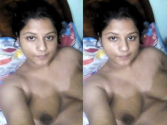 Busty Desi with natural boobs and a cute face taking hot nude XXX selfies