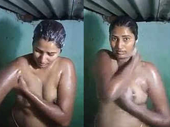 Tall Desi woman plays with her wet body in the bathroom ready for XXX