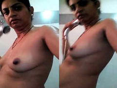Kinky Desi nympho is feeling in the mood to take some naked selfies XXX style