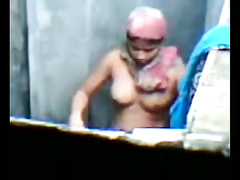 Naughty Desi Girl Bathing Naked Outdoor - Hidden Cam Porn Video